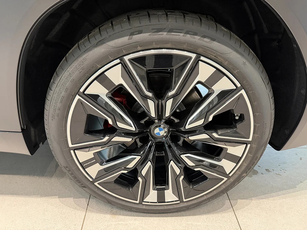 New 2026 Frozen Deep Grey Metallic BMW M50 xDrive image 7