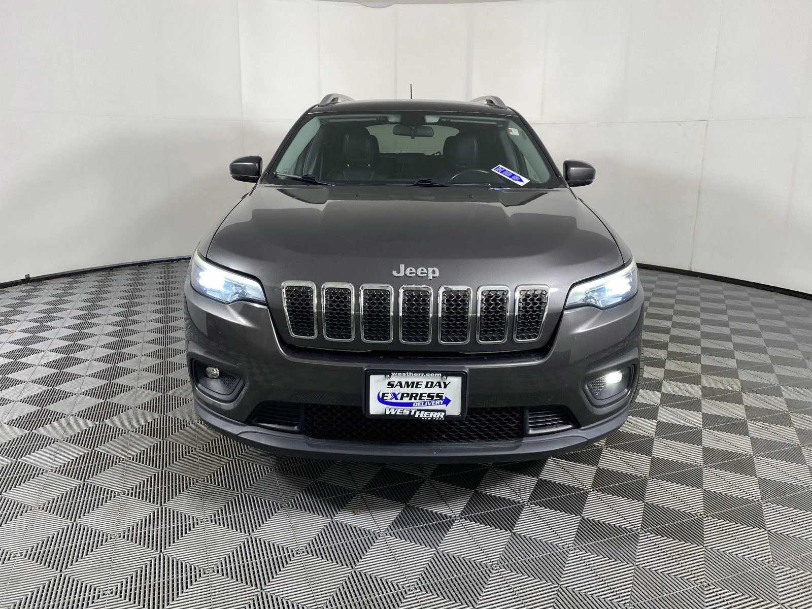 Used 2019 Jeep Cherokee Latitude Plus with VIN 1C4PJLLB1KD316335 for sale in Lockport, NY