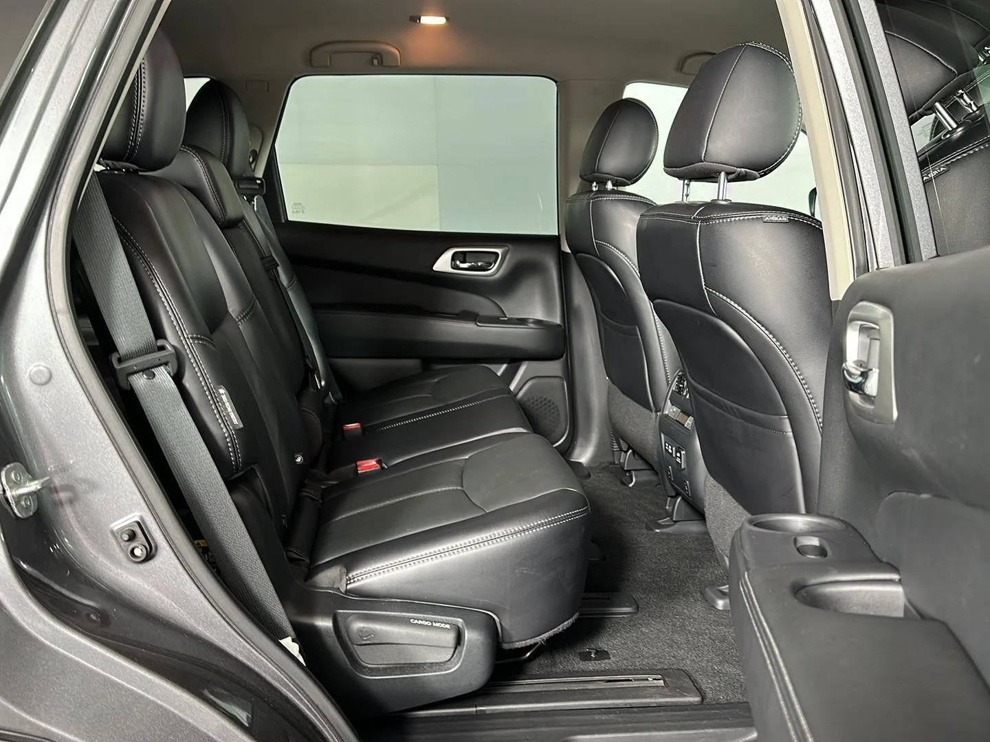Used 2020 Gun Metallic Nissan SL image 34