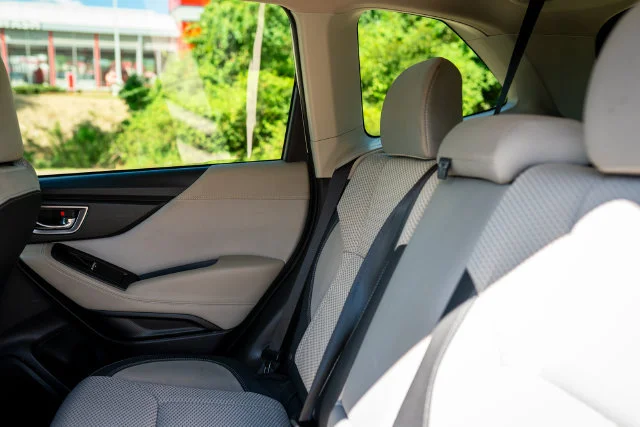 Used 2020 Crystal White Pearl Subaru Premium image 27