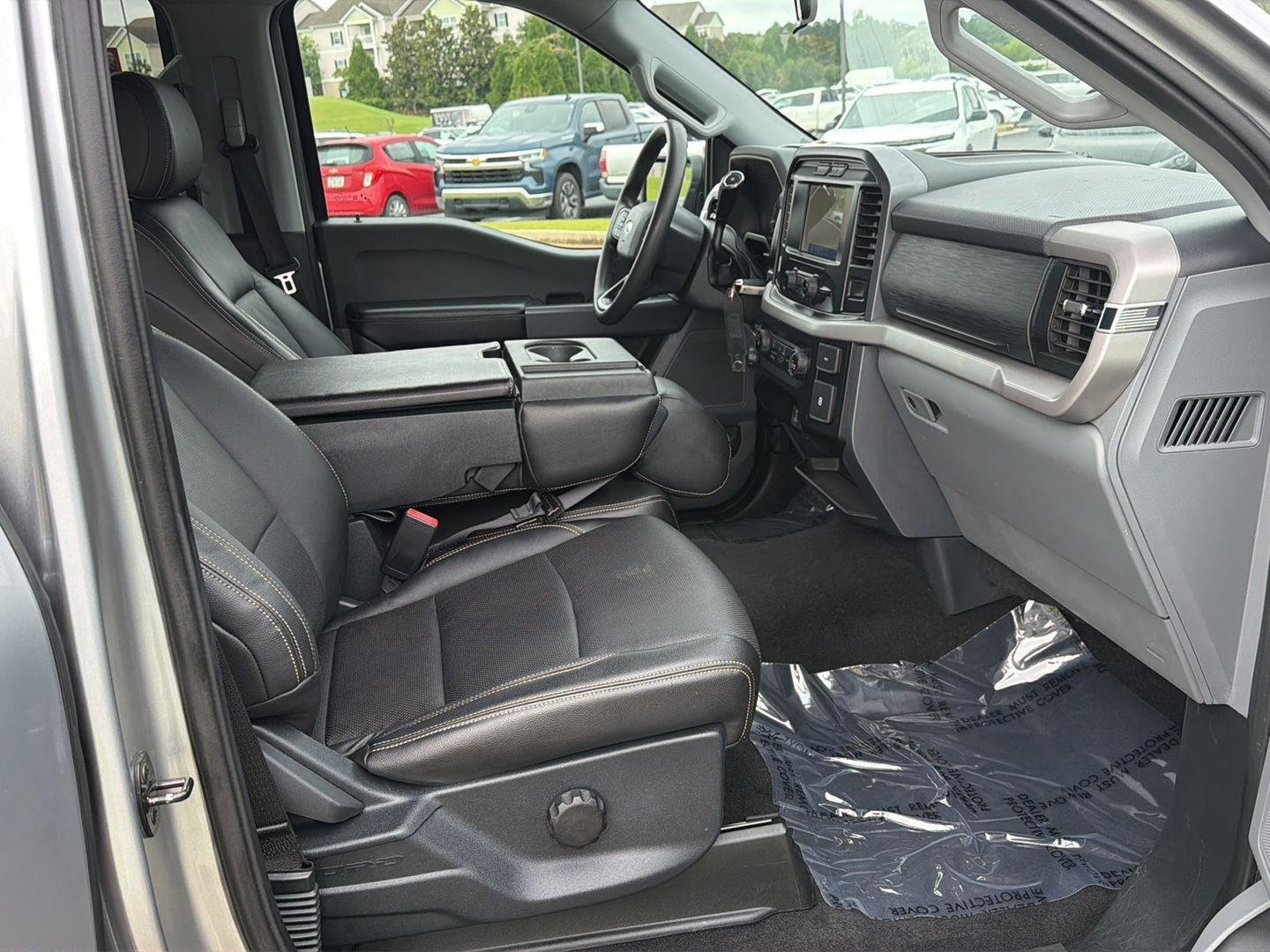 Used 2023 Iconic Silver Ford XLT image 13