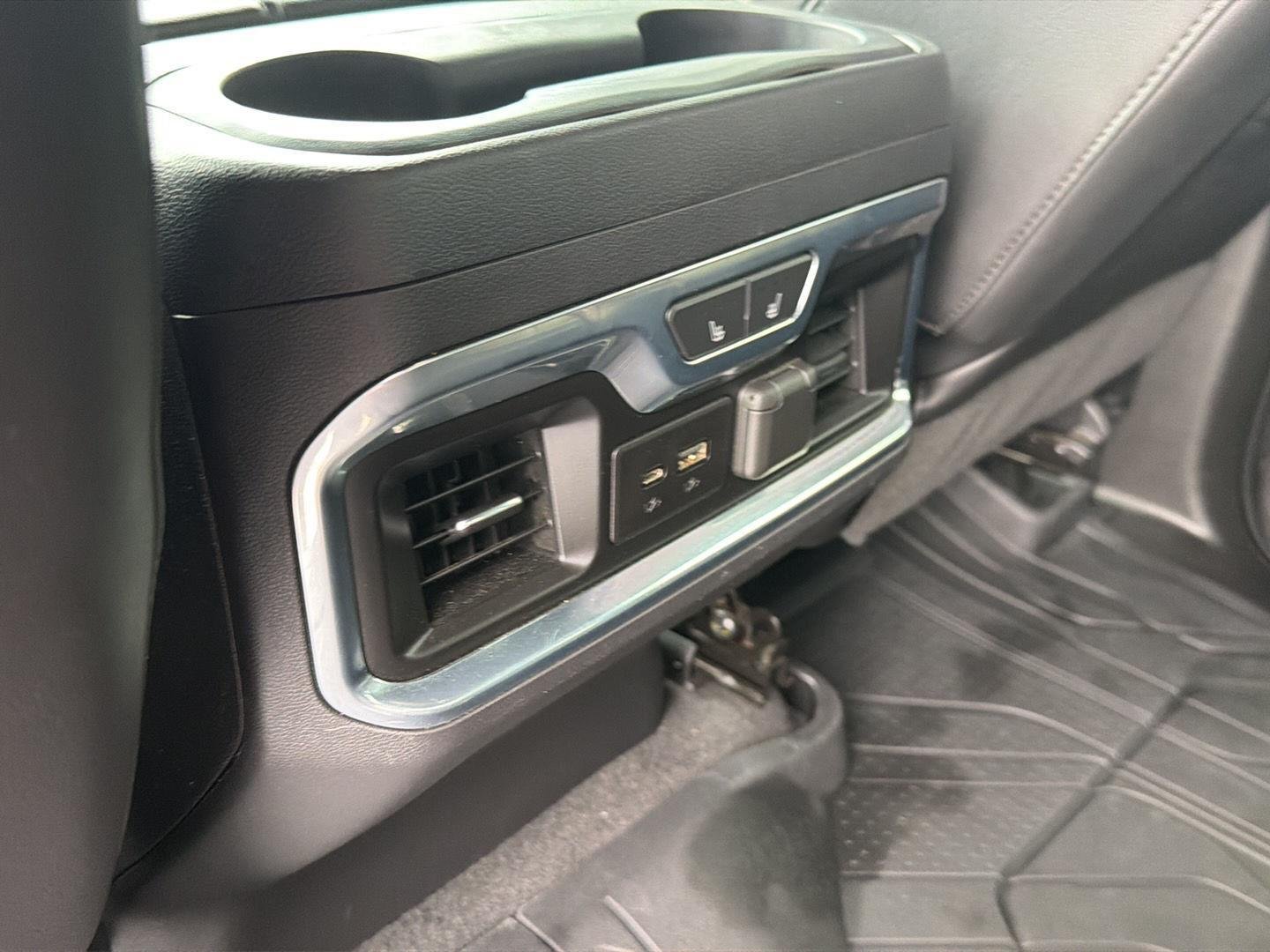 Used 2020 Black Chevrolet High Country image 12