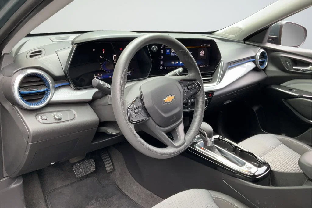 2025 Chevrolet Trax LT - Photo 26