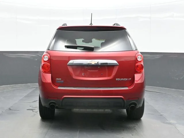 Used 2015 Red Chevrolet LT image 2