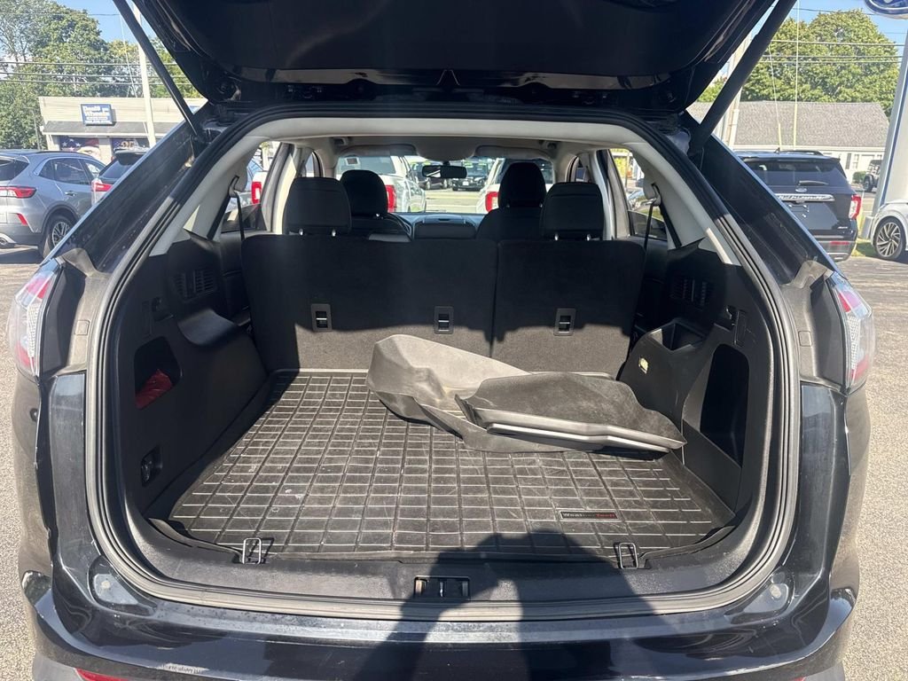 Used 2017 Black Ford SEL image 7