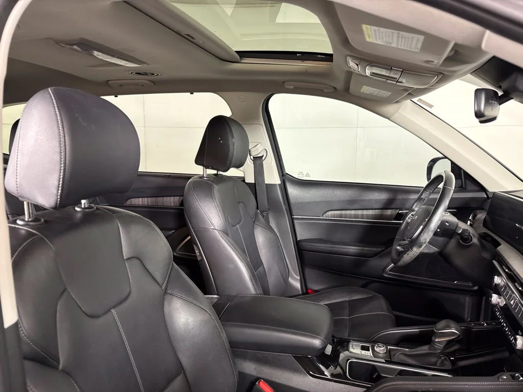 Used 2024 Gray Kia EX image 18