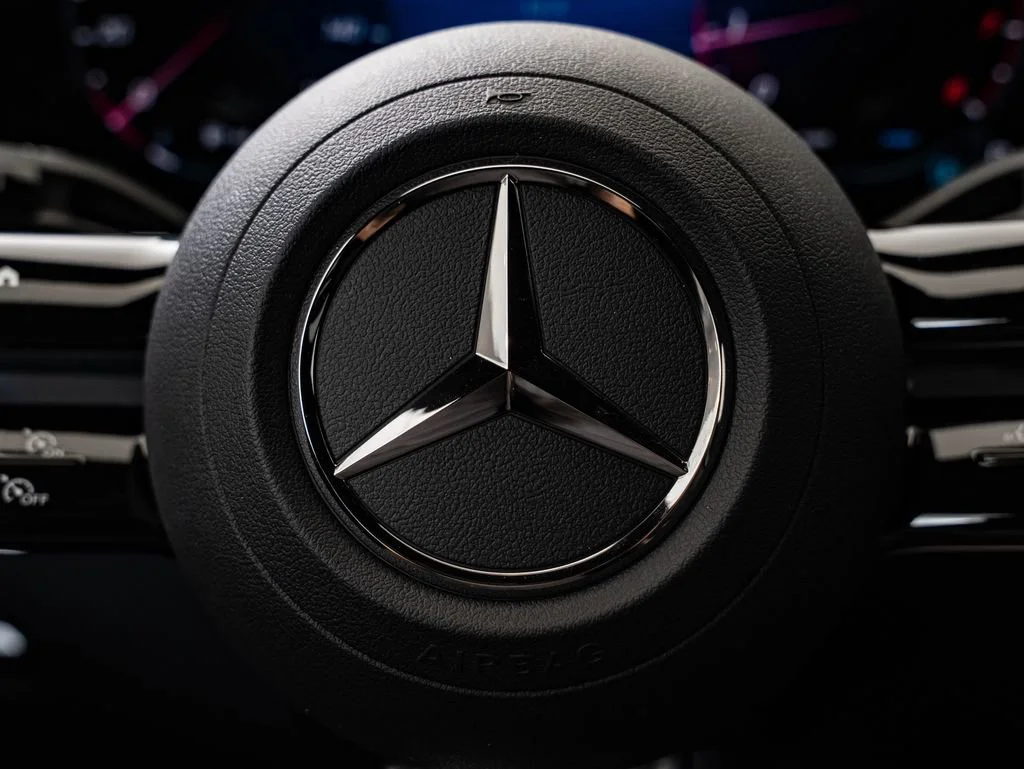 New 2026 Manufaktur Patagonia Red Mercedes-Benz GLC 300 image 30