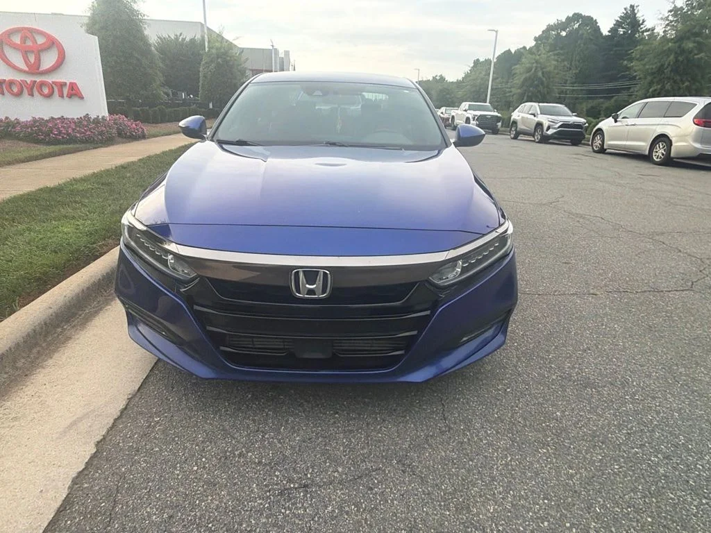 Used 2019  Honda Sport image 9