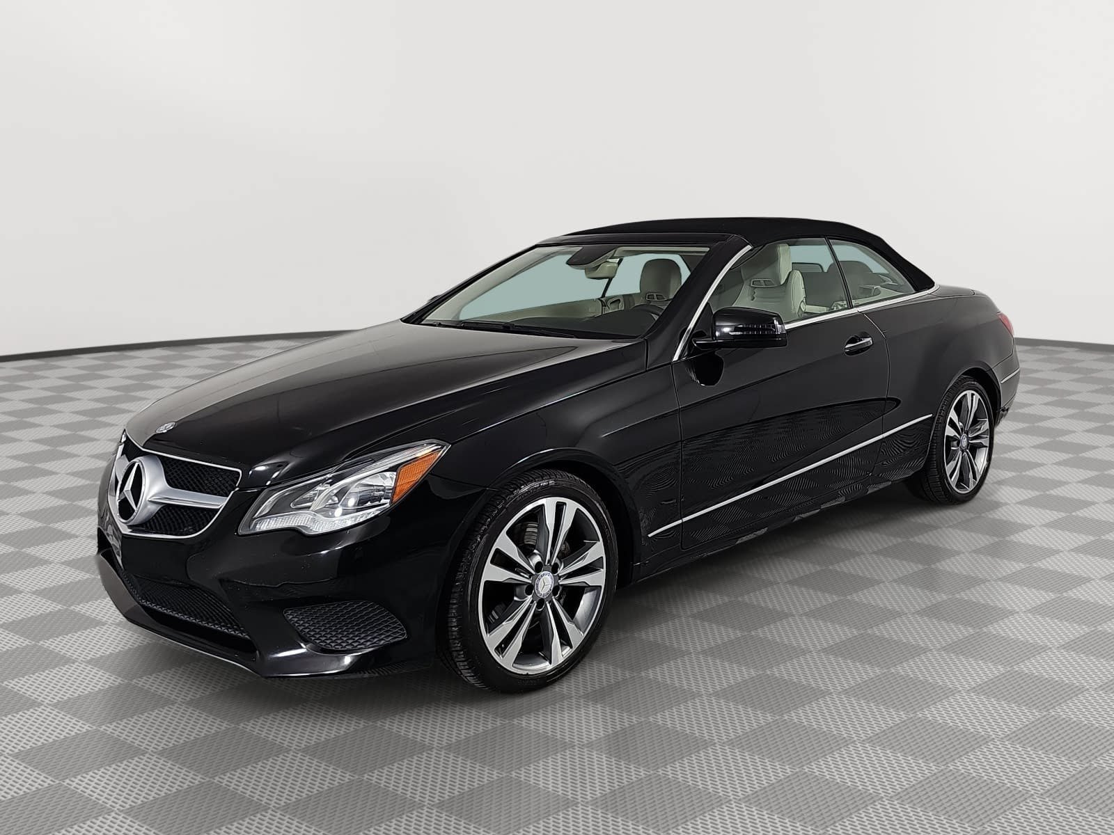Used 2016 Black Mercedes-Benz E 400 image 4