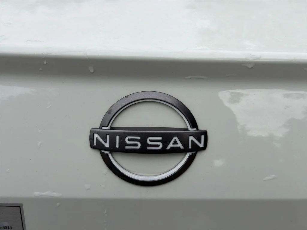 Used 2025 White Nissan 2.5 SV image 30