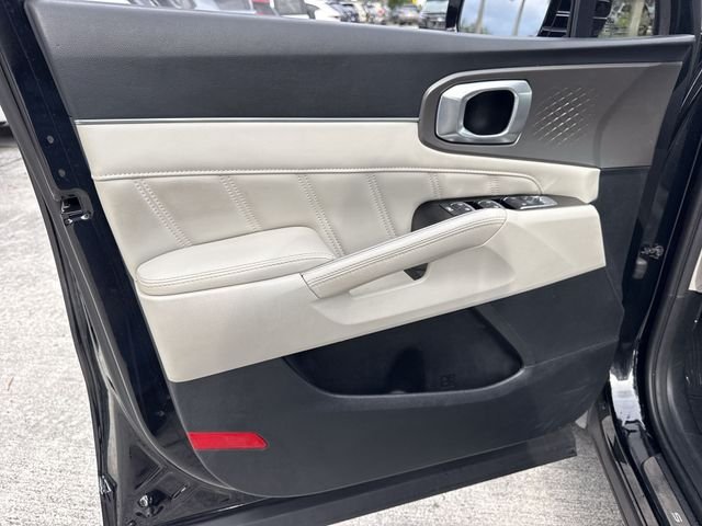 2025 Kia Sorento SX - Photo 13
