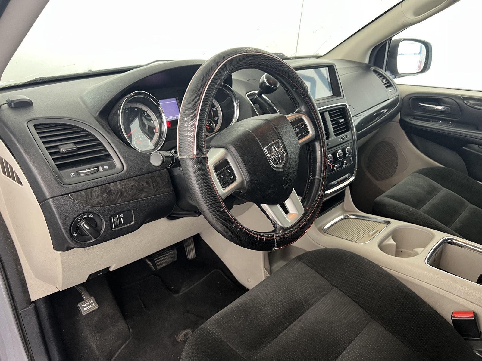 2016 Dodge Grand Caravan SXT - Photo 14
