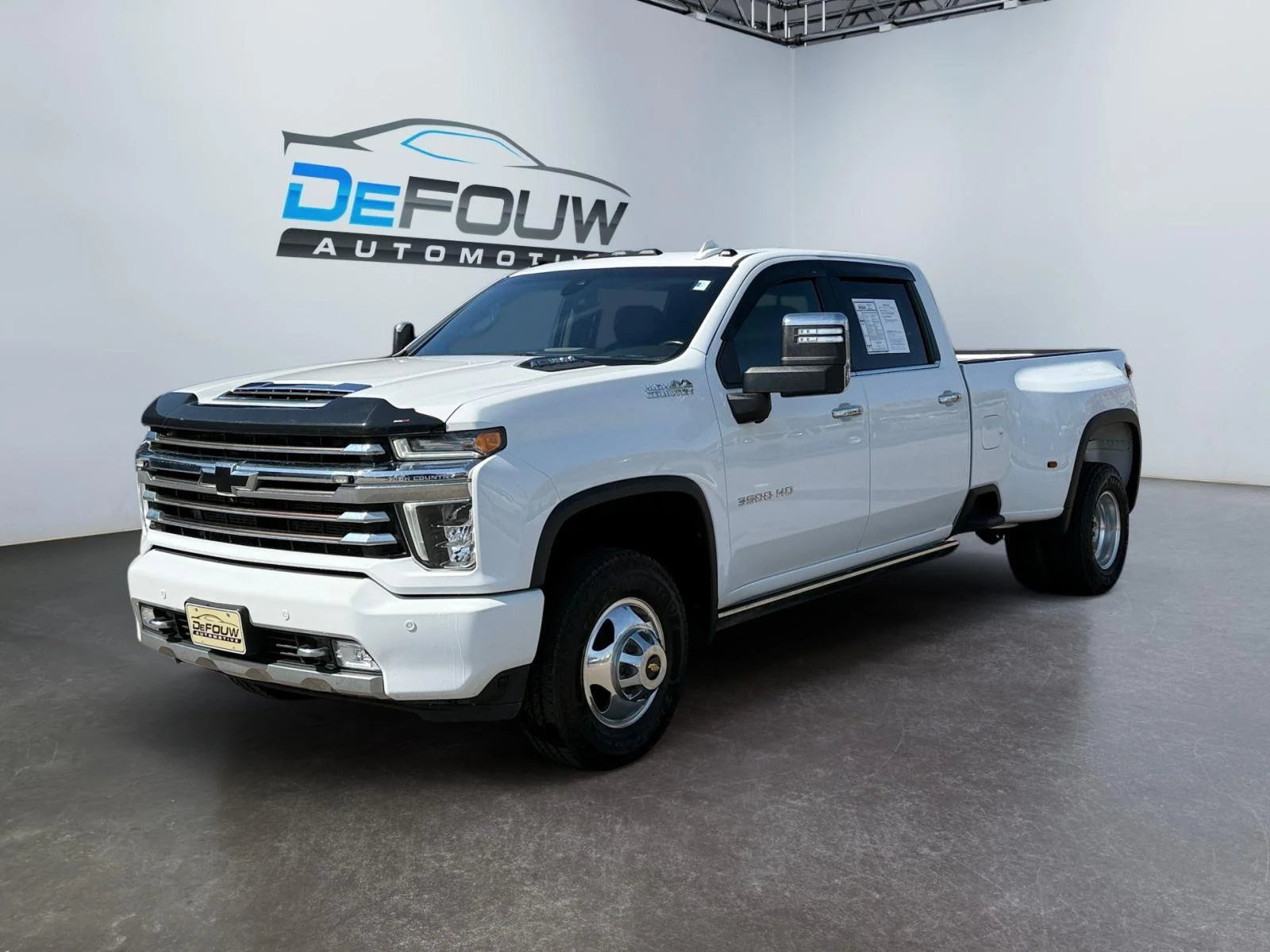 Used 2022 Summit White Chevrolet High Country image 7