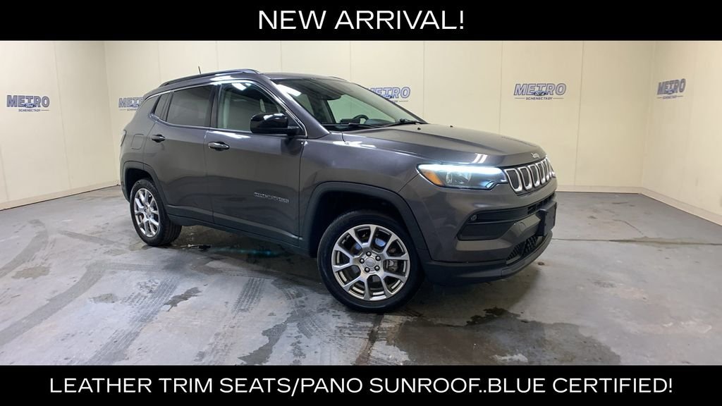 2022 Jeep Compass Latitude Lux 4X4's photo