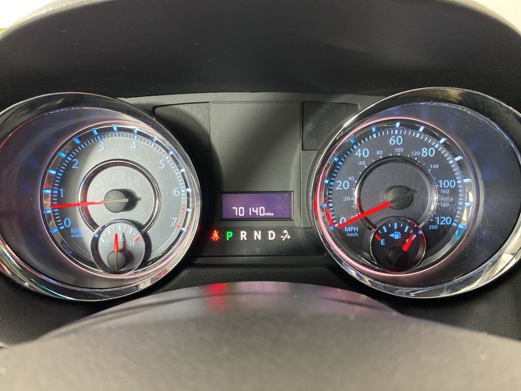 Used 2015 Red Chrysler LX image 21