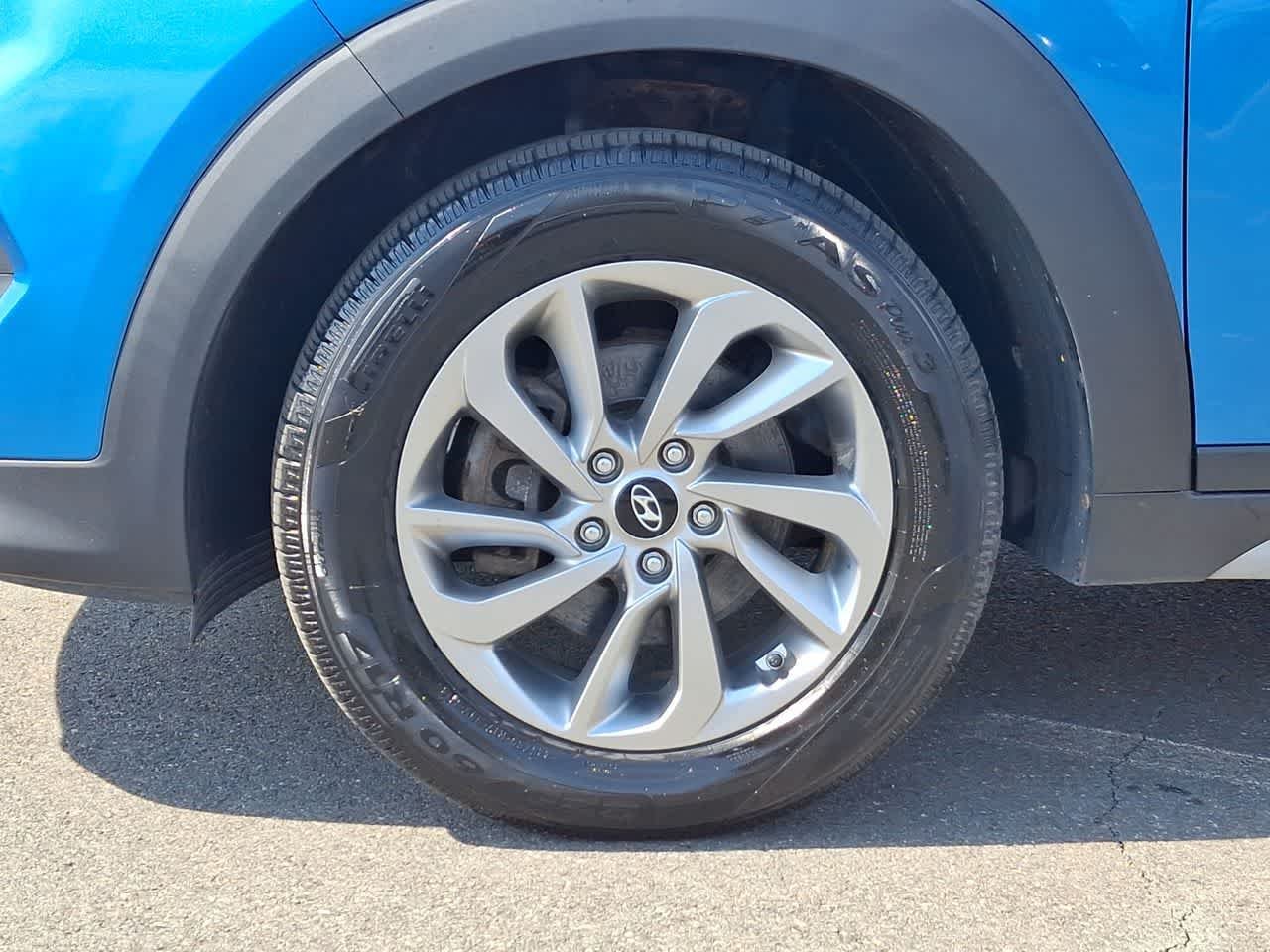 Used 2018 Caribbean Blue Hyundai SEL Plus image 29