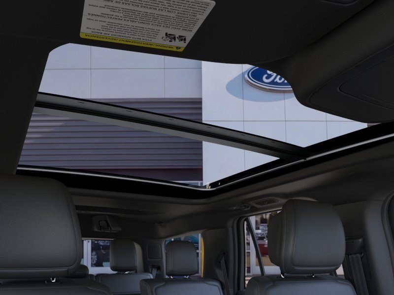 New 2026 Oxford White Ford Platinum image 23