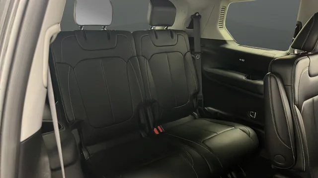 Used 2021 Diamond Black Jeep Limited image 25
