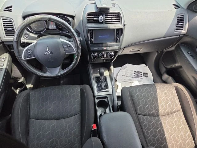 Used 2021  Mitsubishi 2.0 ES image 9