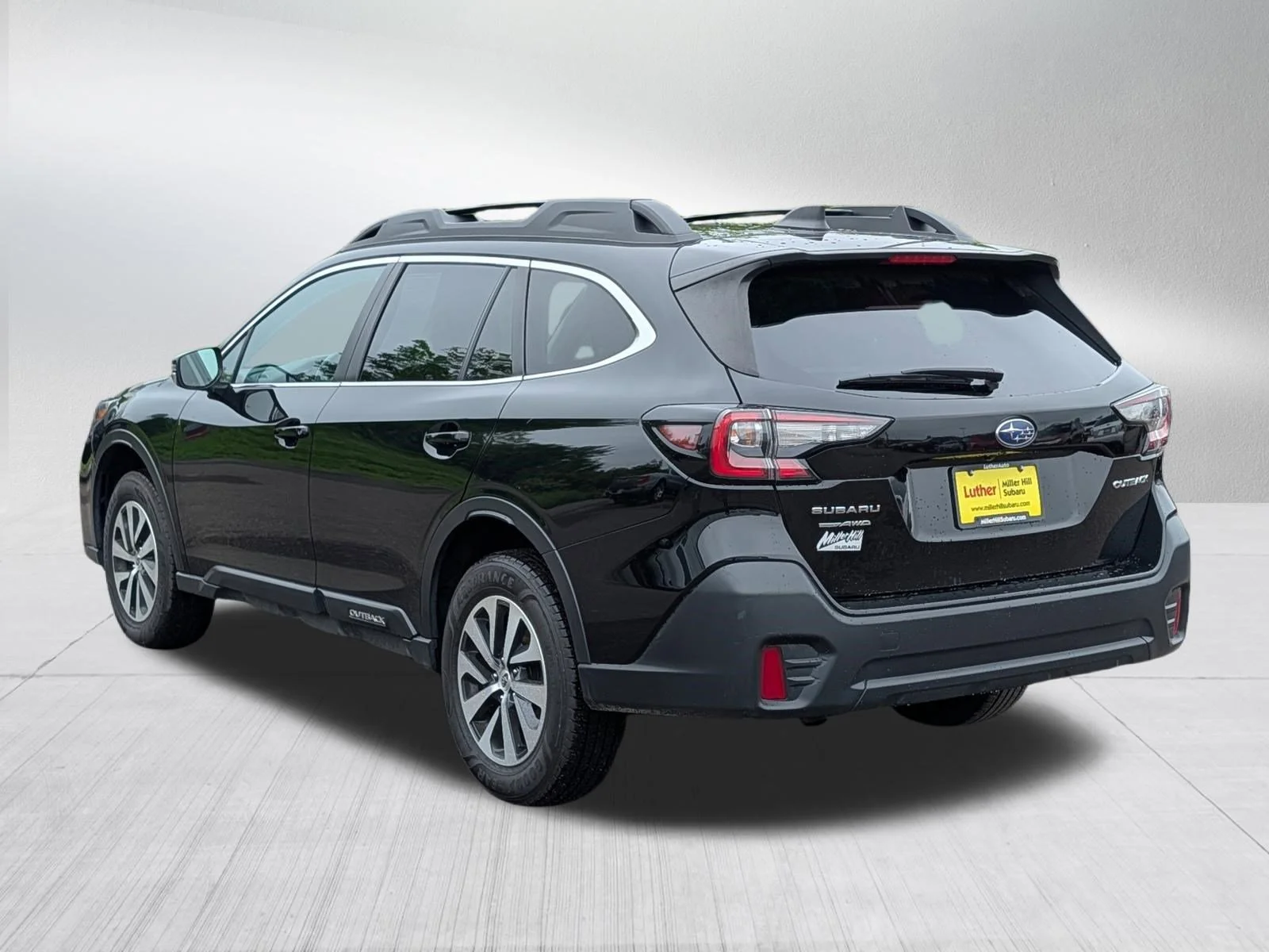 Used 2022 Crystal Black Silica Subaru Premium image 5