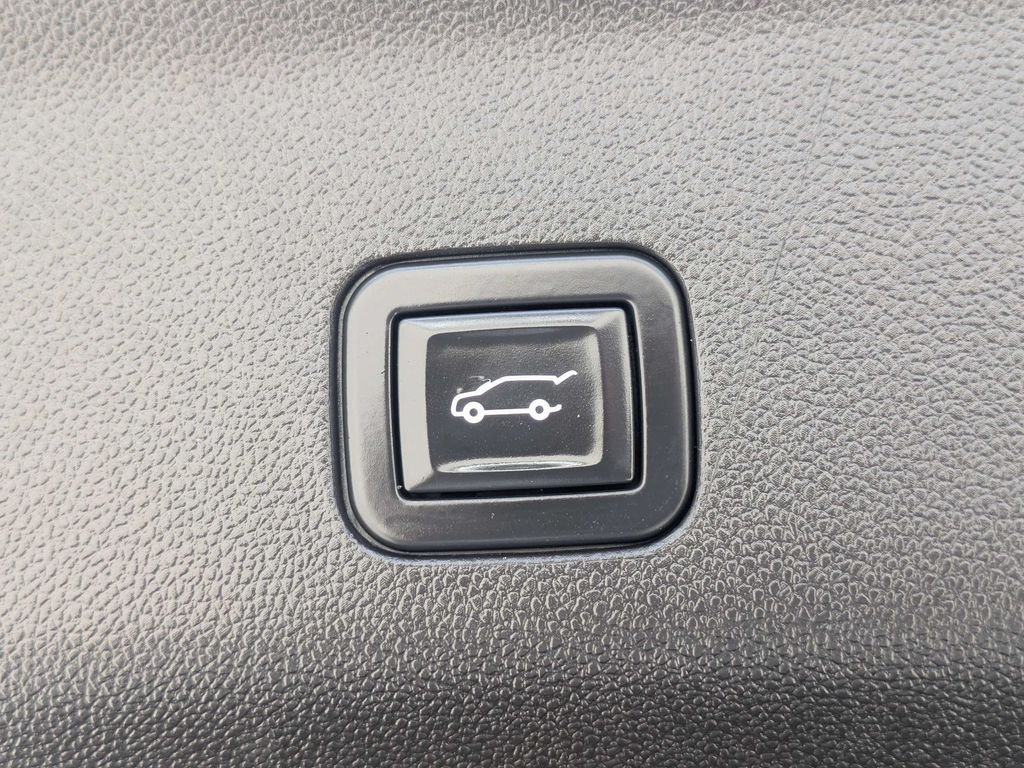 Used 2021 Black GMC Denali image 13