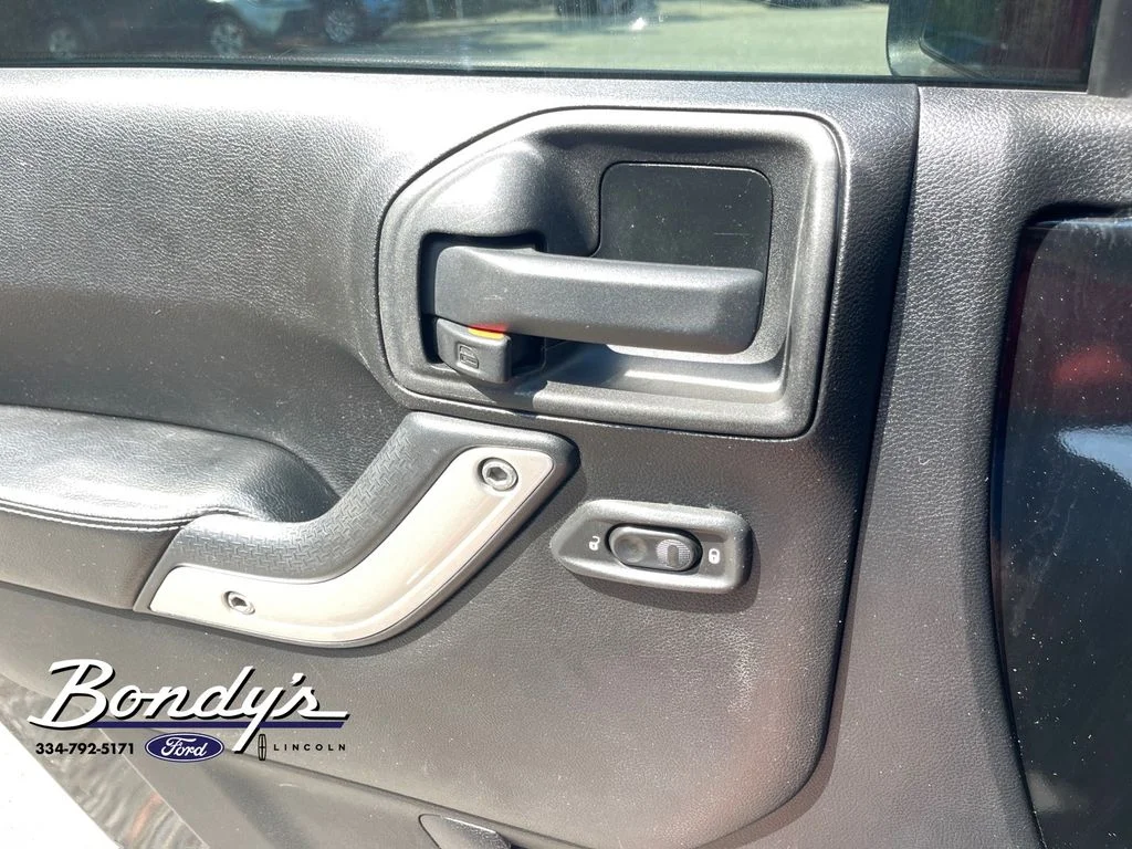 Used 2013 Black Clearcoat Jeep Unlimited Sport image 8
