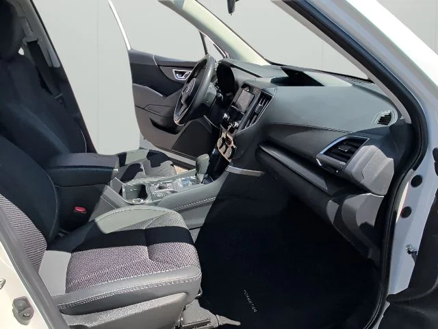Used 2022 White Subaru Premium image 47