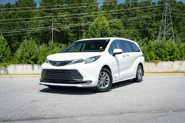 2021 Toyota Sienna XLE