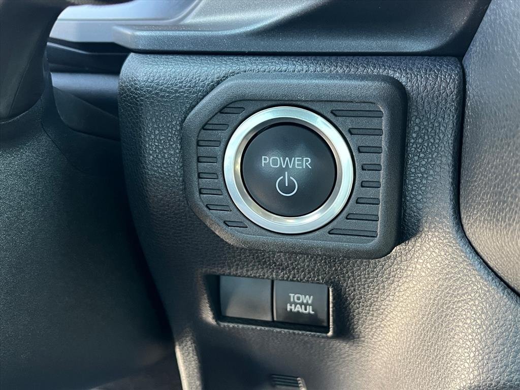 Used 2025 Ice Cap Toyota Base image 10