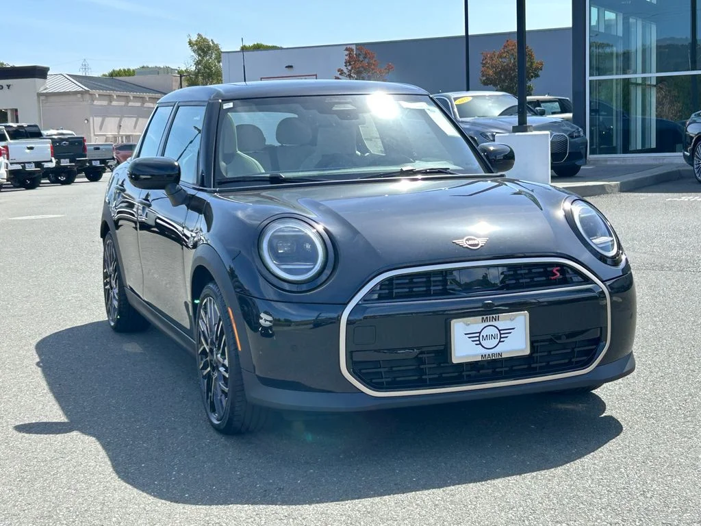 New 2026 Midnight Black II Metallic MINI Iconic image 7