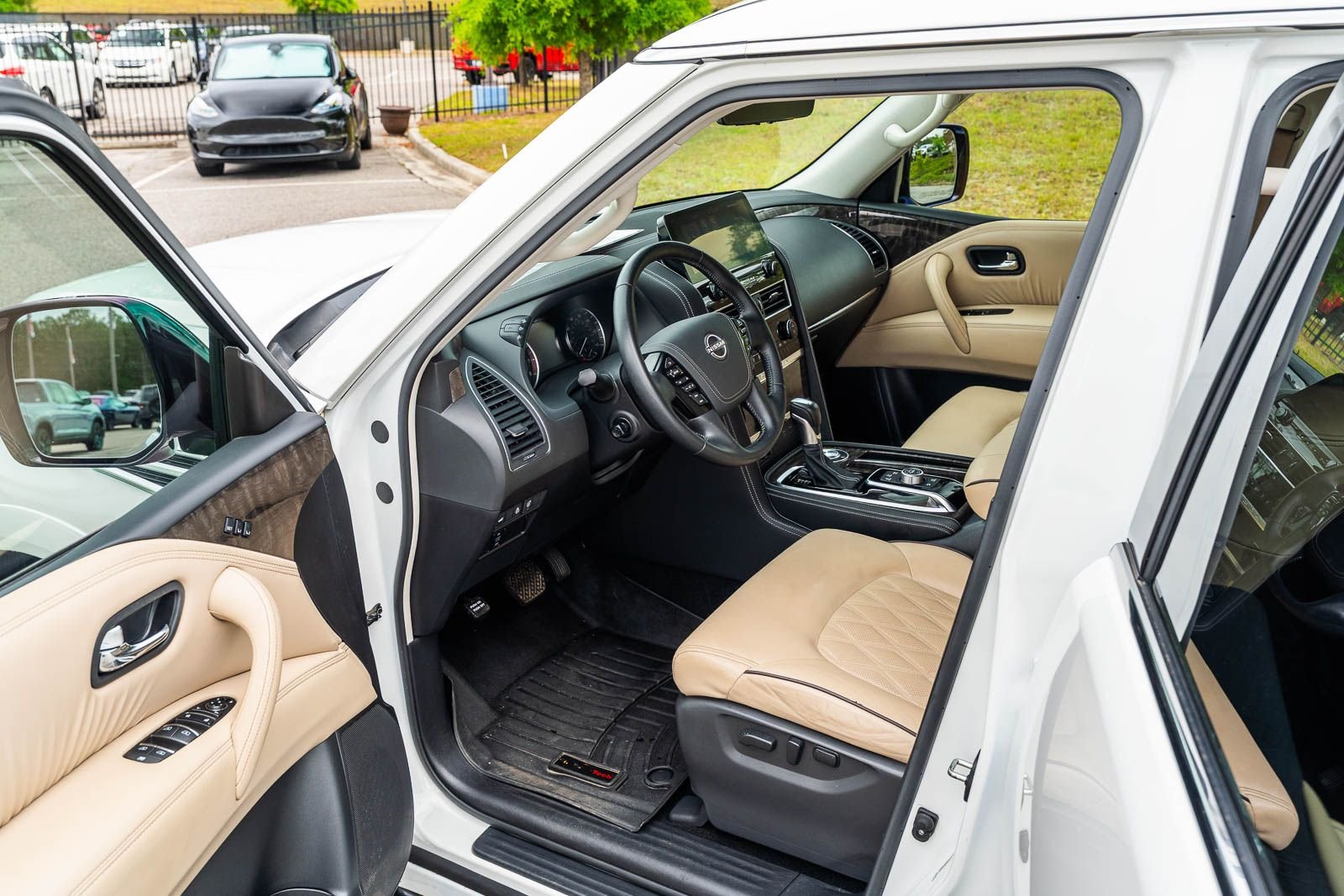 2023 Nissan Armada Platinum - Photo 36