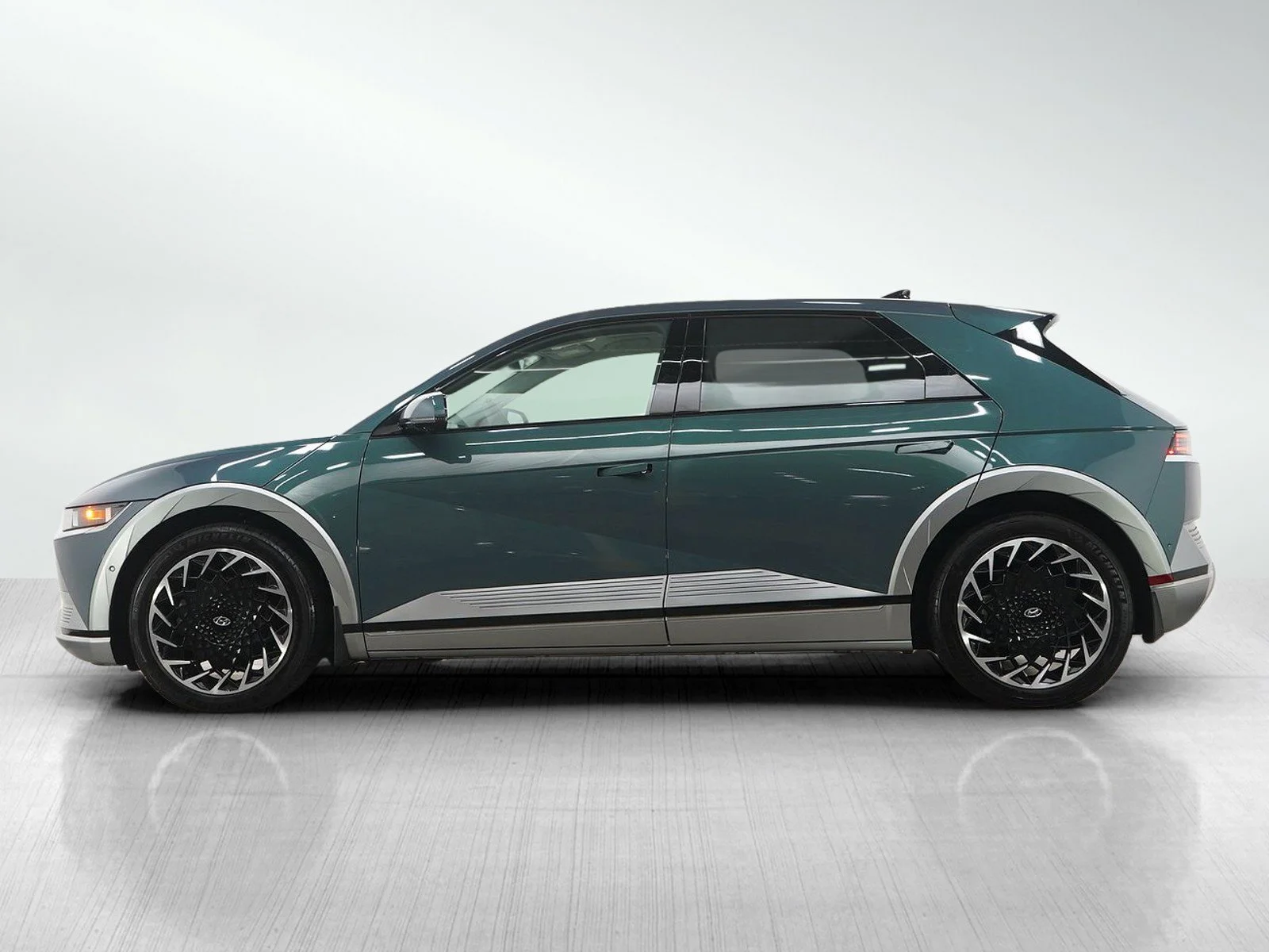 Used 2023 Hyundai IONIQ 5 Limited with VIN KM8KRDAF0PU186596 for sale in Wayzata, MN