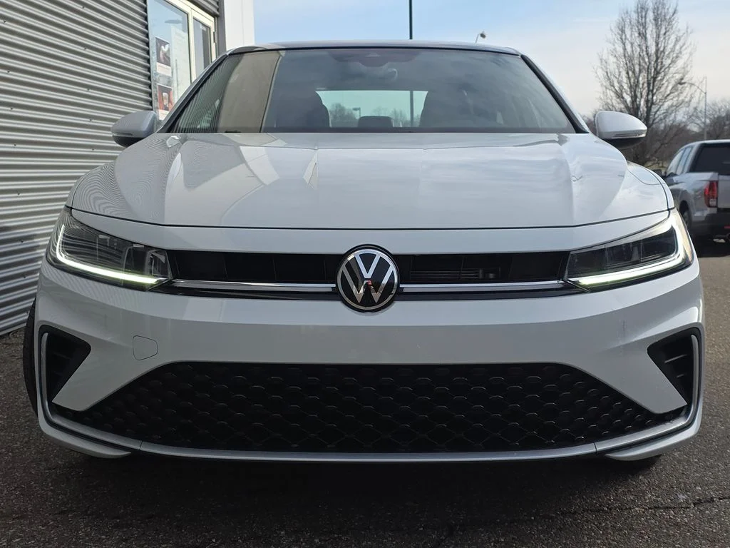 New 2026 Opal White Pearl Volkswagen 1.5T SEL image 10