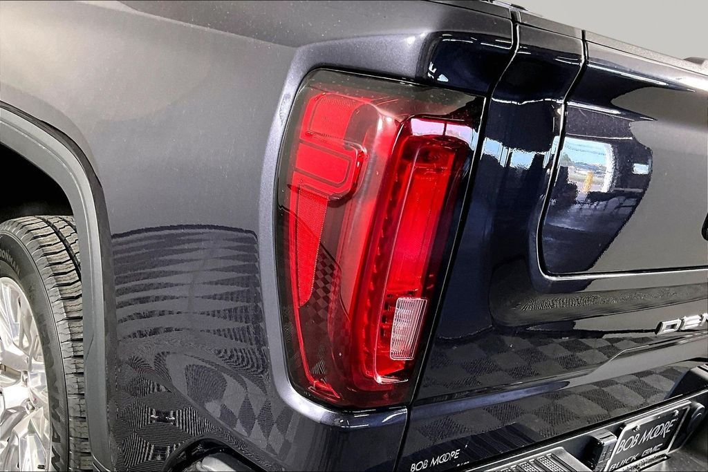Used 2023 Silver GMC Denali image 21