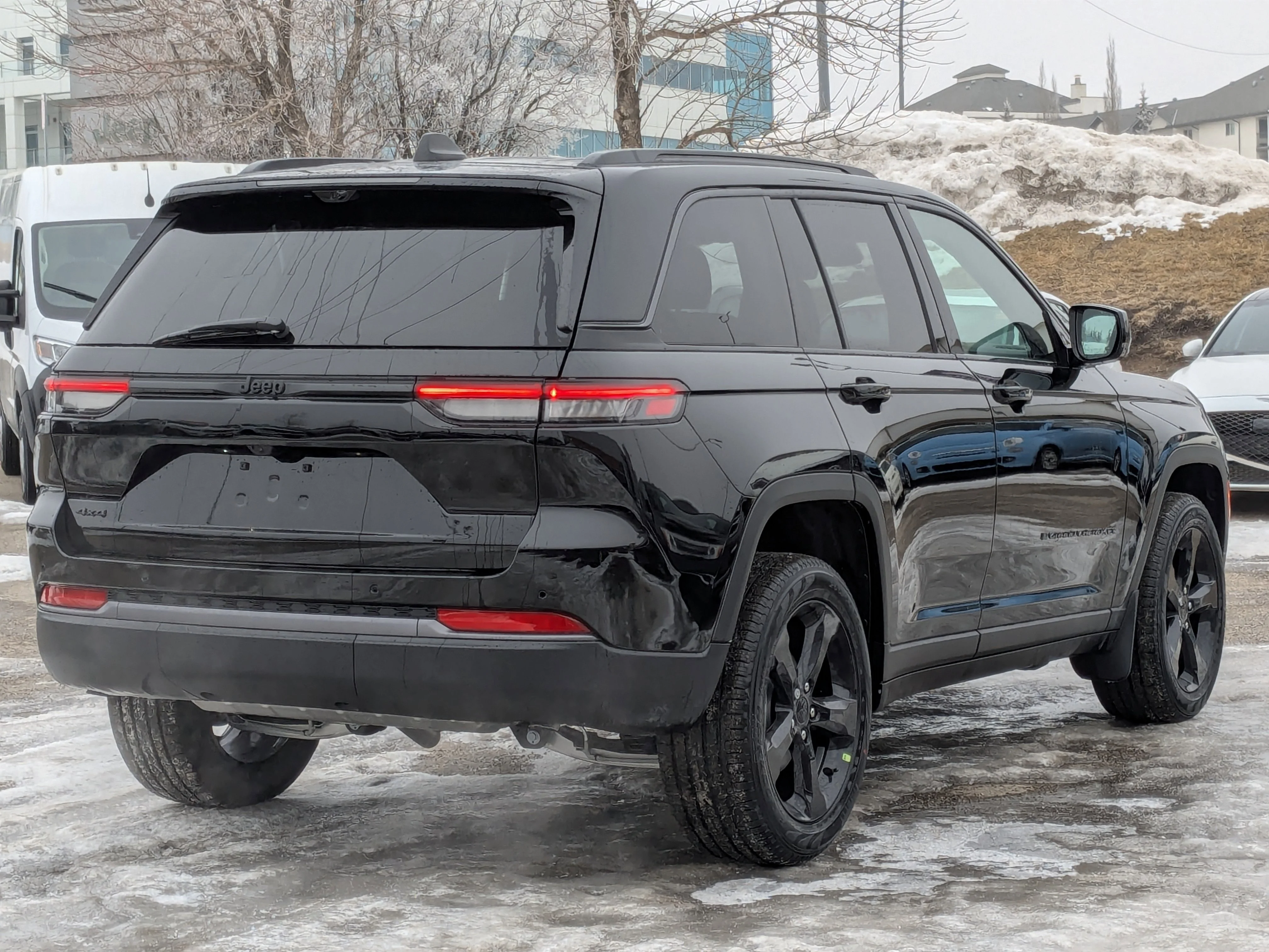 New 2026 Black Jeep Limited - - 20 Gloss Black Wheels - Luxury Tech II - Remote Start & More! image 8