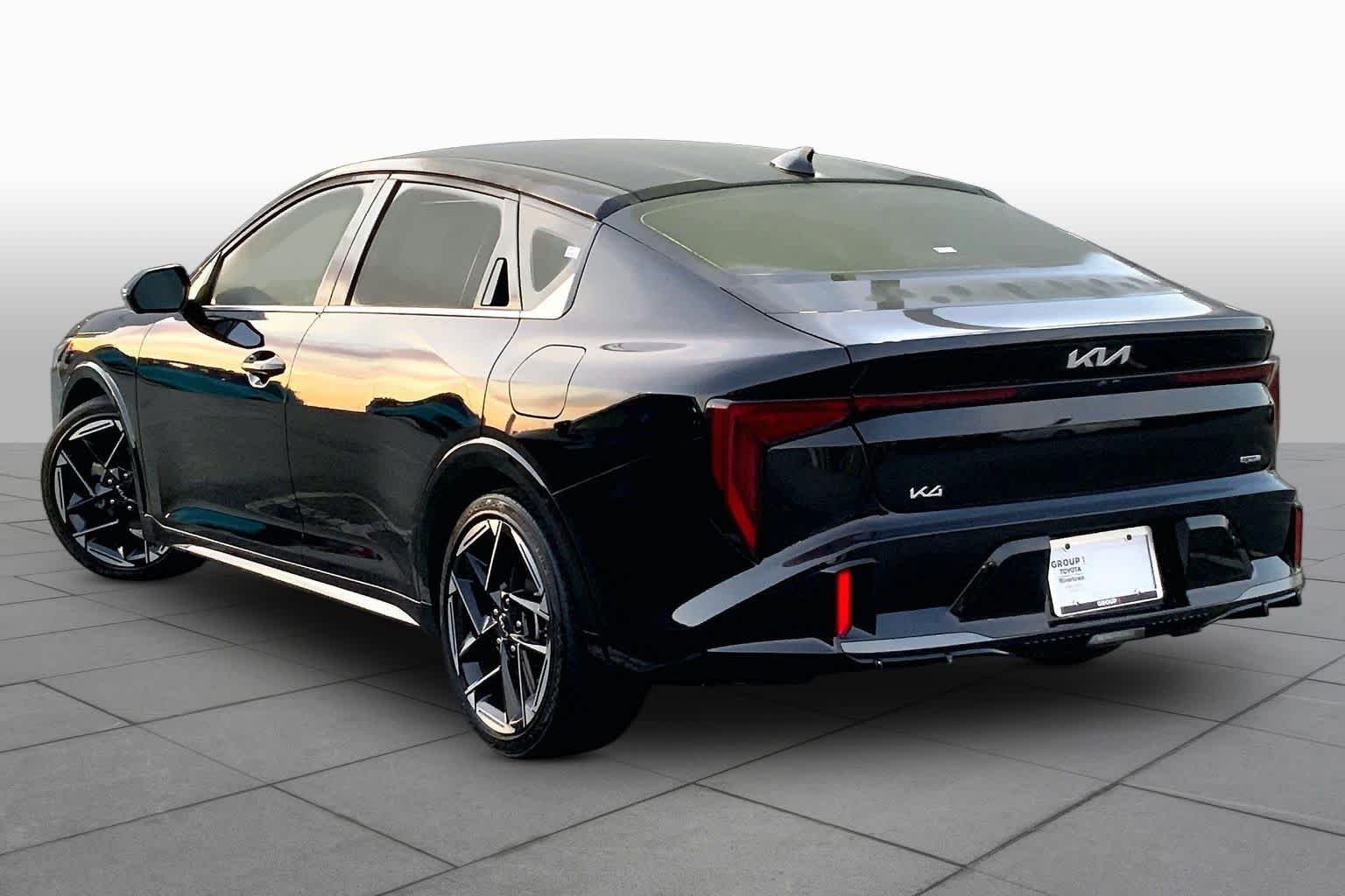 Used 2025 Aurora Black Pearl Kia GT-Line image 11