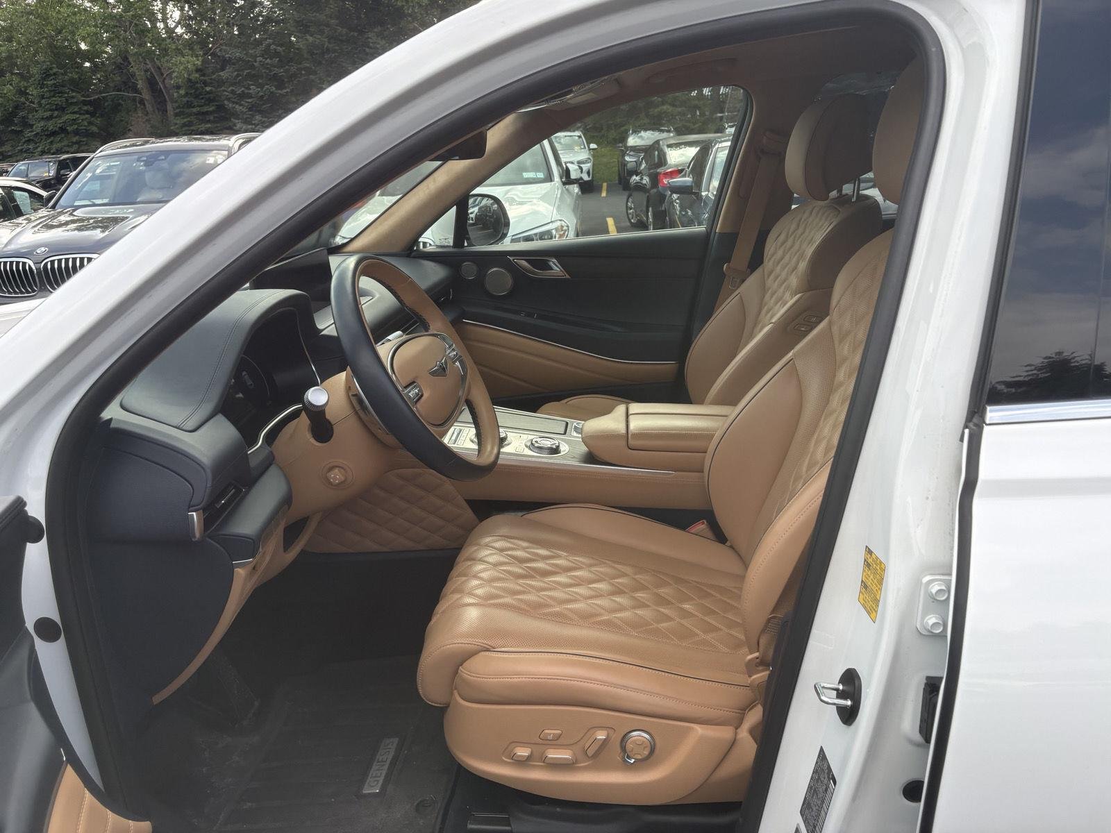 Used 2023 Alta White Genesis 3.5T image 7