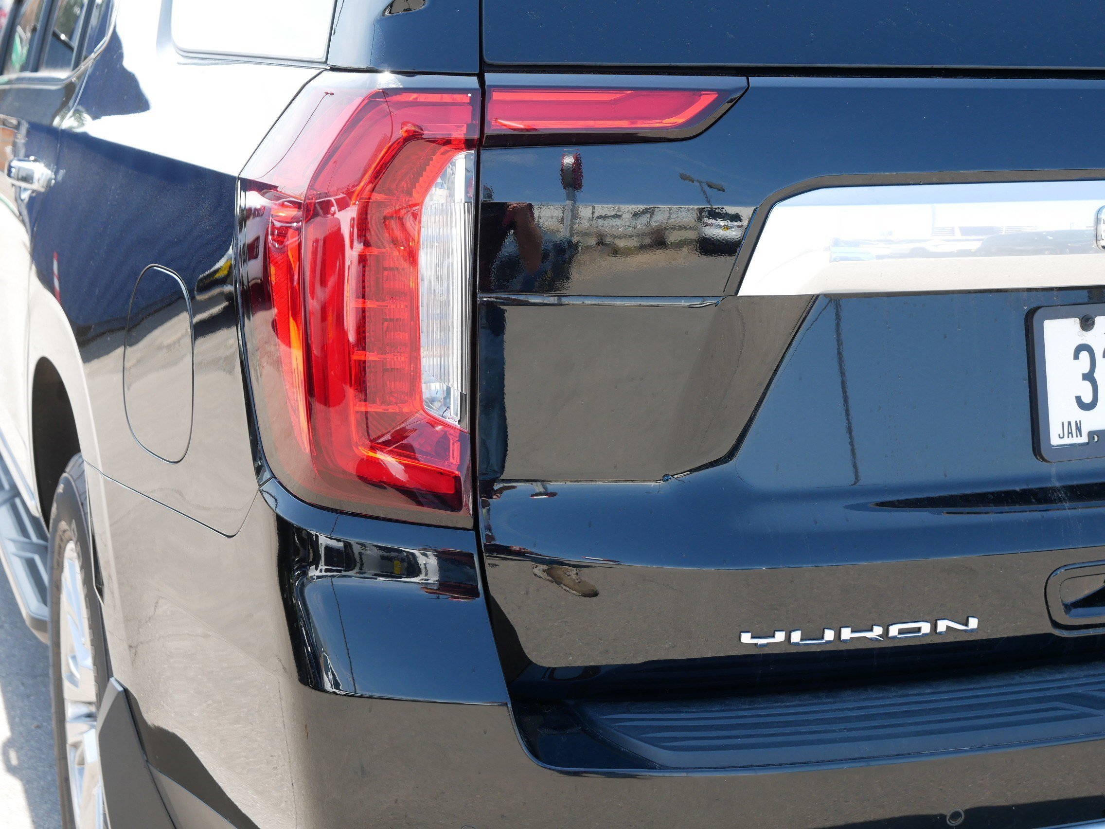 2023 GMC Yukon Denali - Photo 17