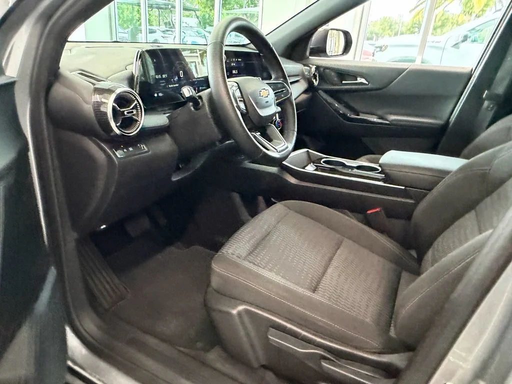 Used 2025 Sterling Gray Metallic Chevrolet LT image 11