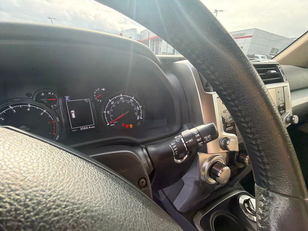 Used 2022 Midnight Black Metallic Toyota SR5 image 36
