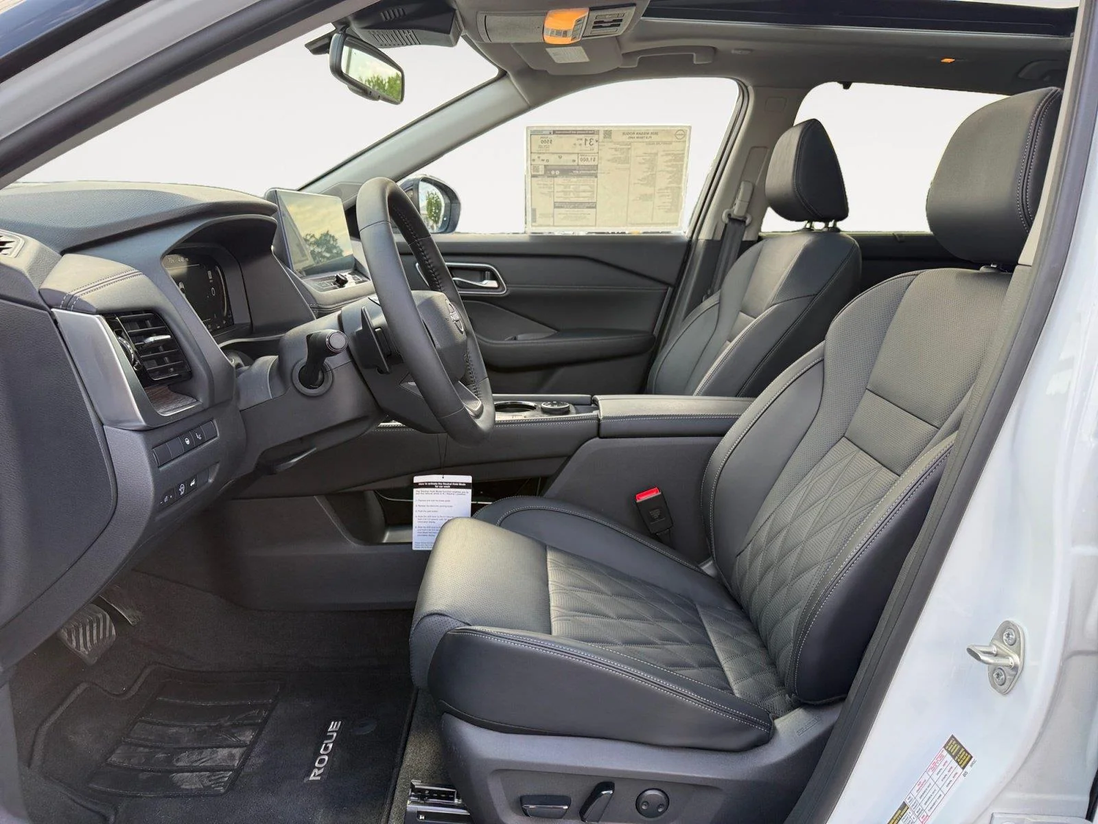2026 Nissan Rogue Platinum - Photo 10