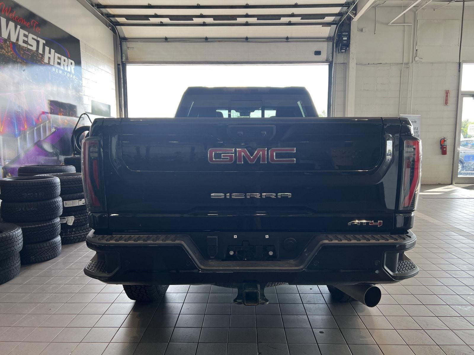 Used 2025 Onyx Black GMC AT4 image 7