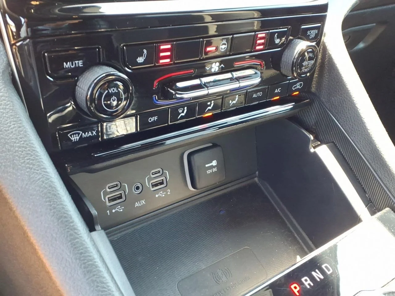 Used 2025 White Jeep Altitude image 6
