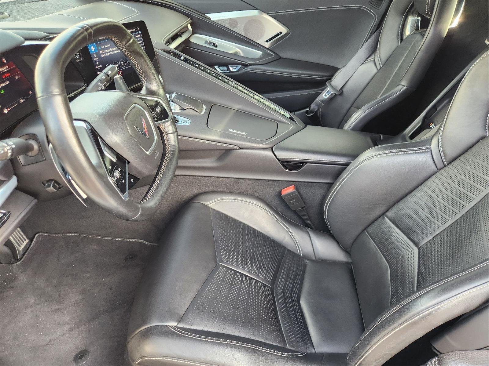 2021 Chevrolet Corvette Stingray photo 13 of 31