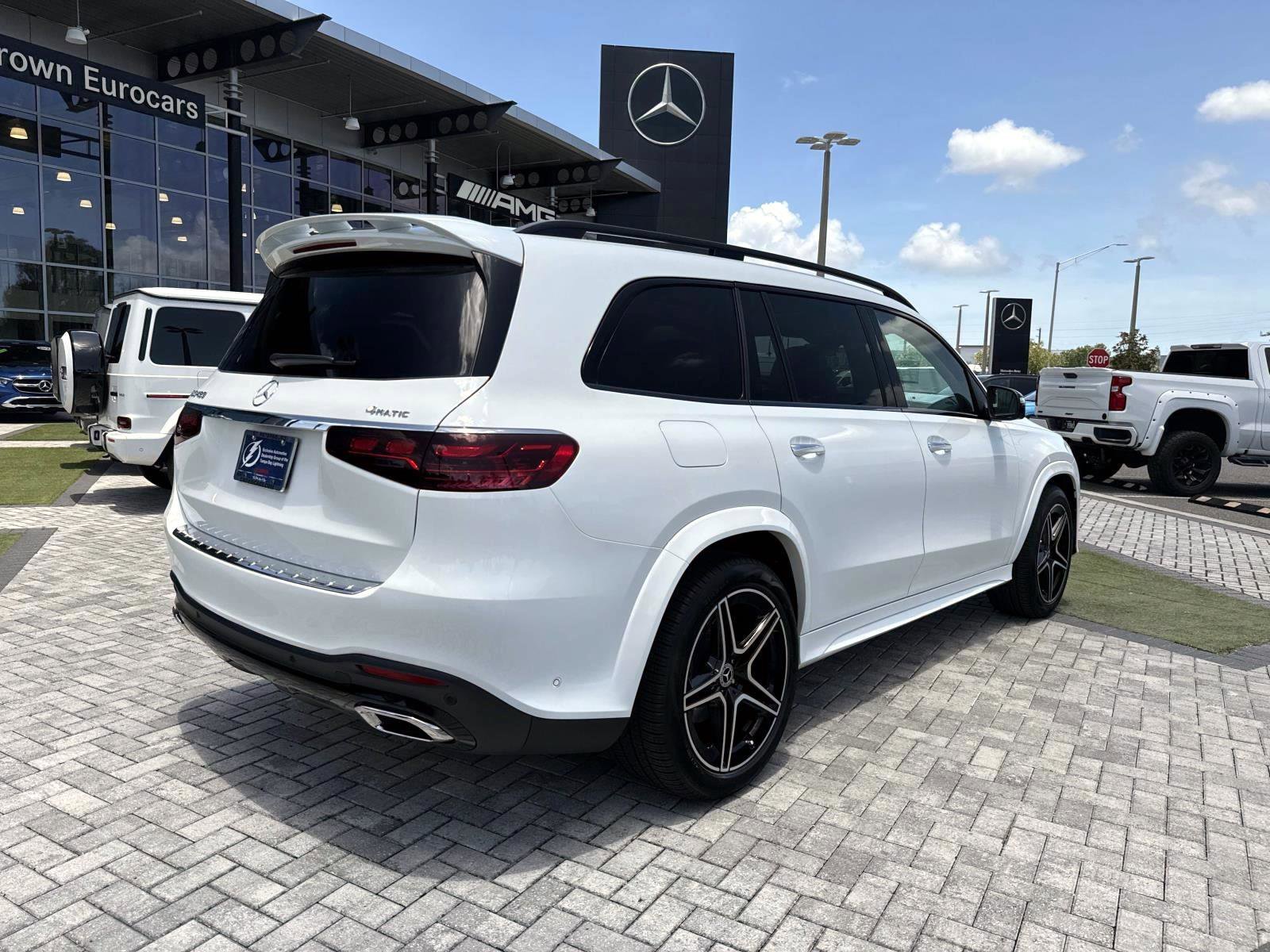 New 2026 Polar White Mercedes-Benz 450 4MATIC® SUV image 5