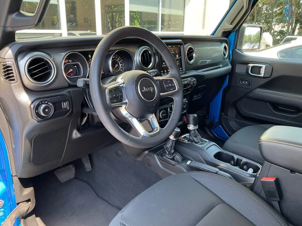 Used 2023 Blue Jeep Sahara image 22