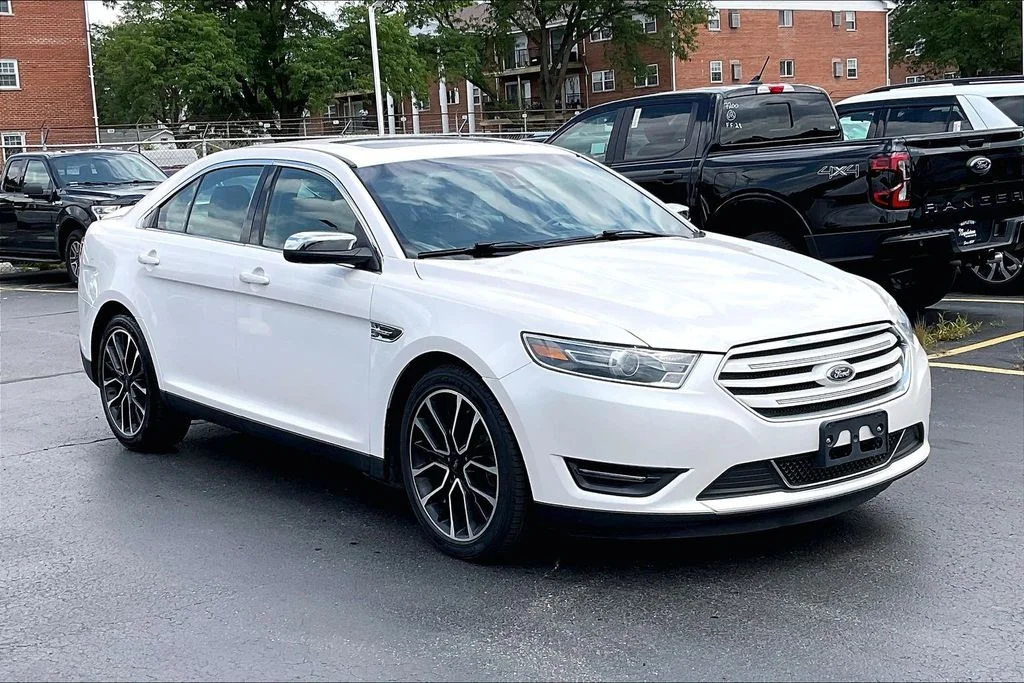 Used 2019 White Ford Limited image 34