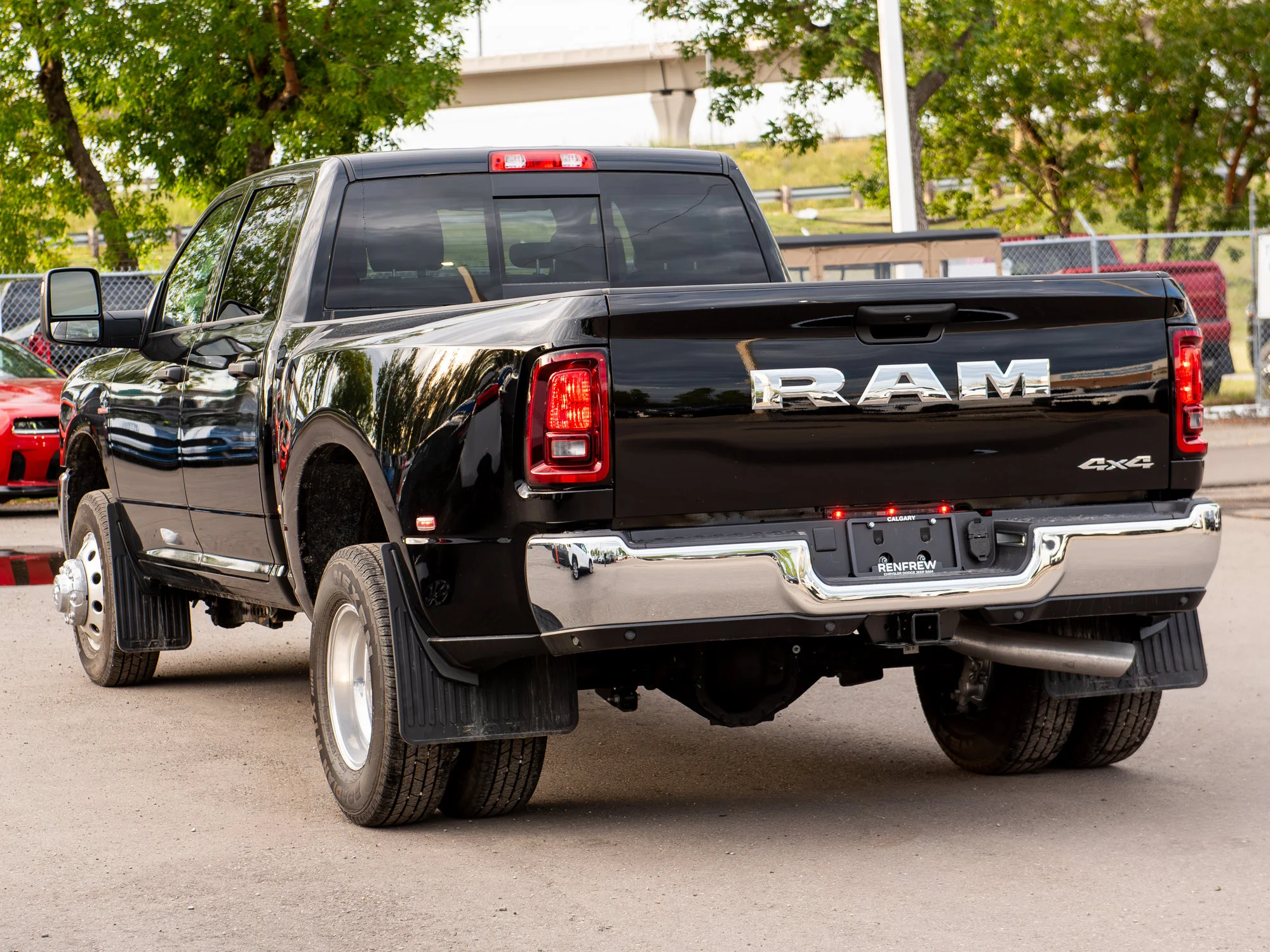Used 2026 Black RAM Tradesman* | Crew Cab | Less than 2,000 KM | Level 2 Equip Group | 5th Wheel/Gooseneck Prep | image 10