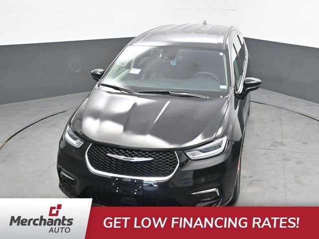 Used 2024 Black Chrysler Touring L image 21