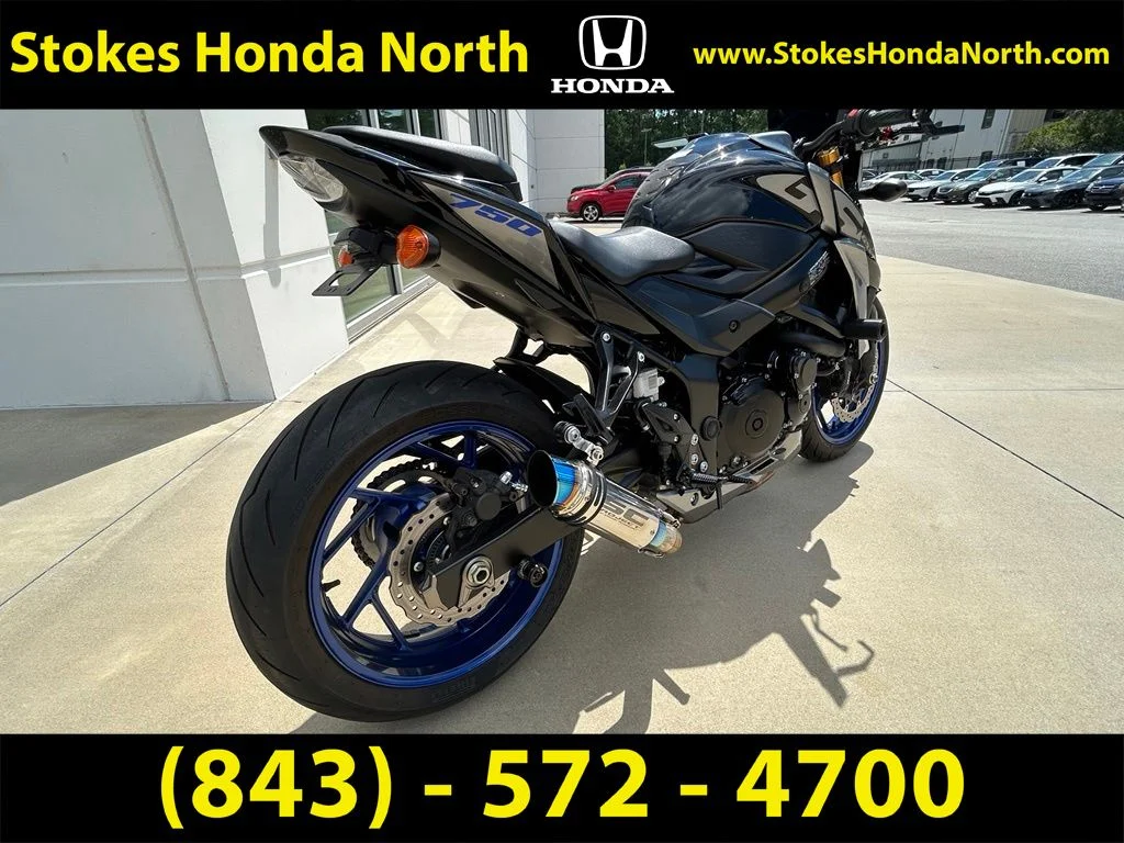 Used 2023  Suzuki ABS image 3